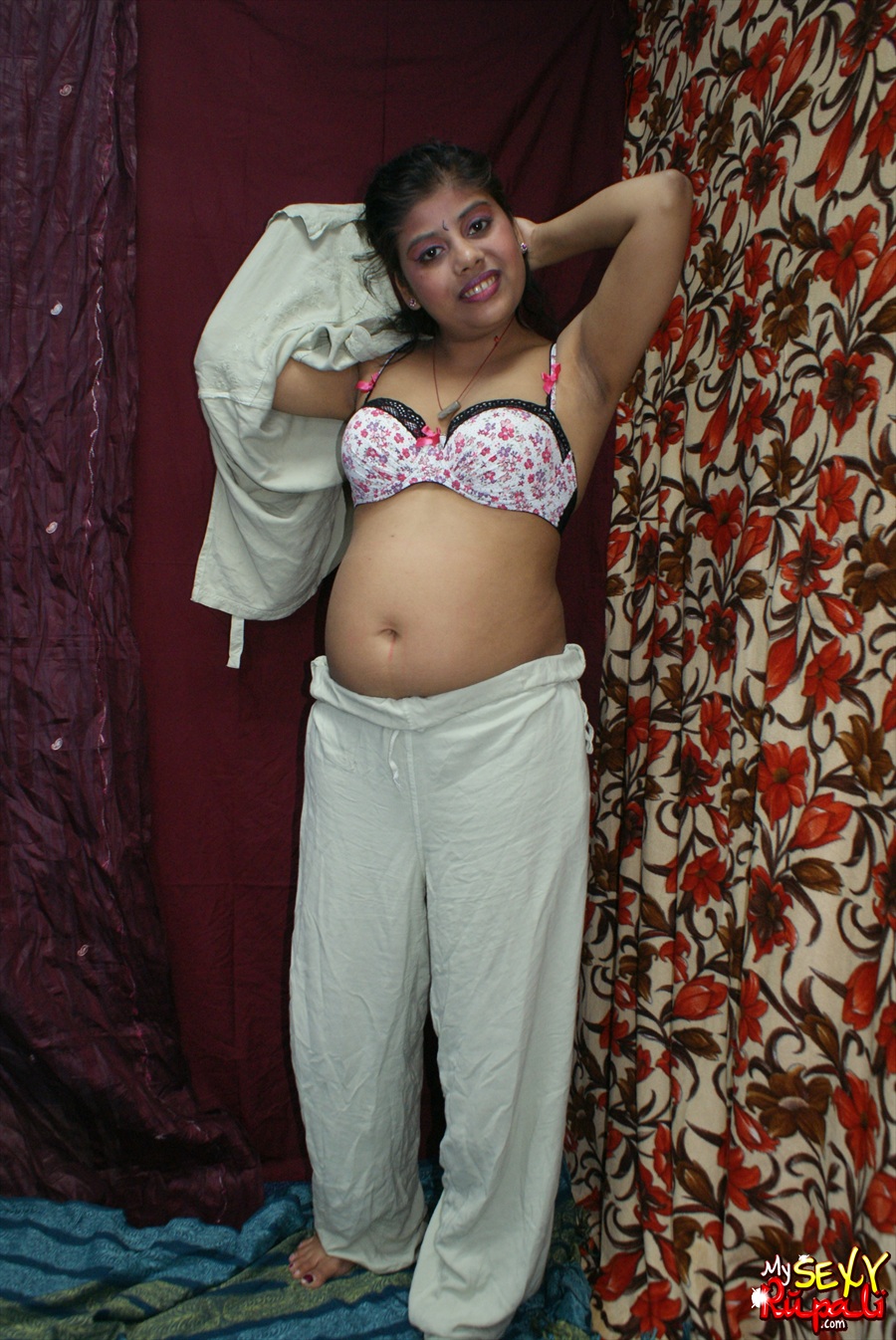 Iab picture gallery 27. Rupali bhabhi in her night suit