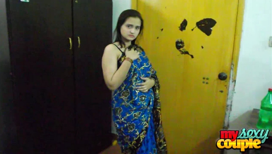 Iab video gallery 28 Sonia in lascivious blue sari exposing